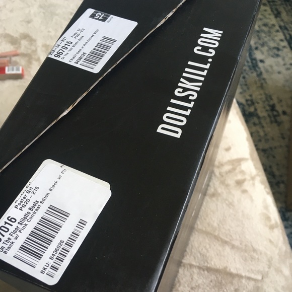 Poster Grl Black & Pink Stiletto Ankle Boots Dolls Kill BNIB - Picture 7 of 16